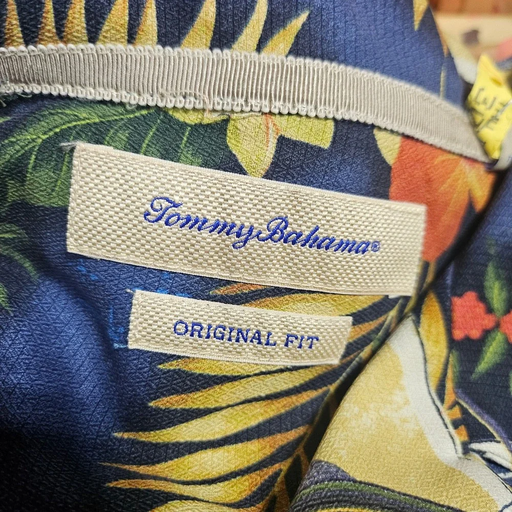 Tommy Bahama Silk Shirt XL‎ Christmas Santa Cocktail Marlin Pinup Tuxedo Holiday - Picture 10 of 12